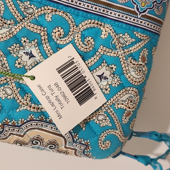 Vera Bradley Mini Laptop Case - Picture 2 of 9